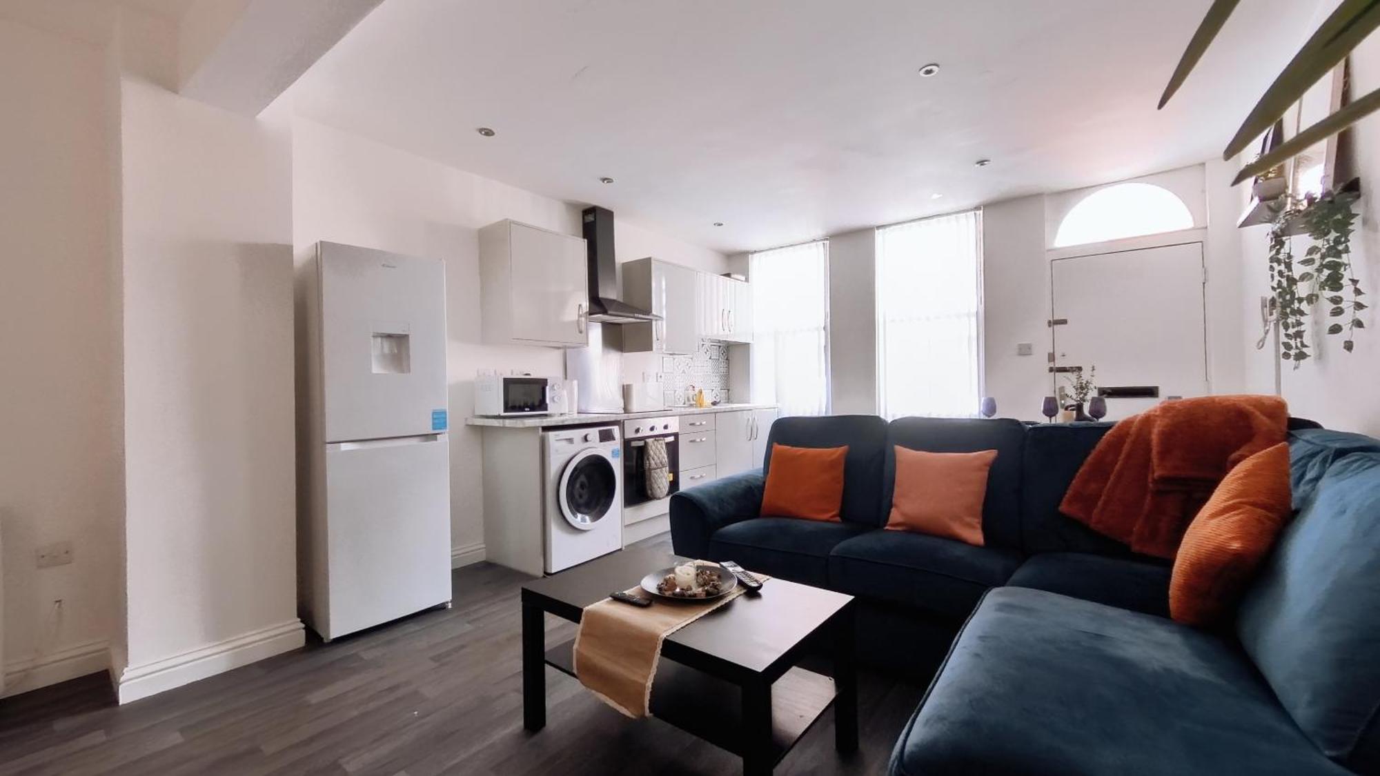 Group Bookings: Up To 30 Guests Across 5 Spacious Flats! Keyless Access Free Wifi & Parking Birmingham Bagian luar foto