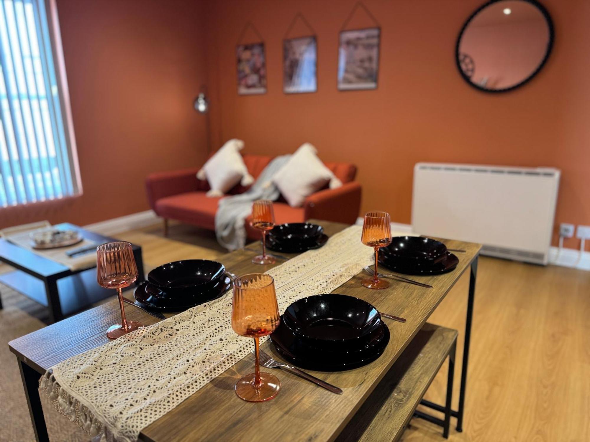 Group Bookings: Up To 30 Guests Across 5 Spacious Flats! Keyless Access Free Wifi & Parking Birmingham Bagian luar foto