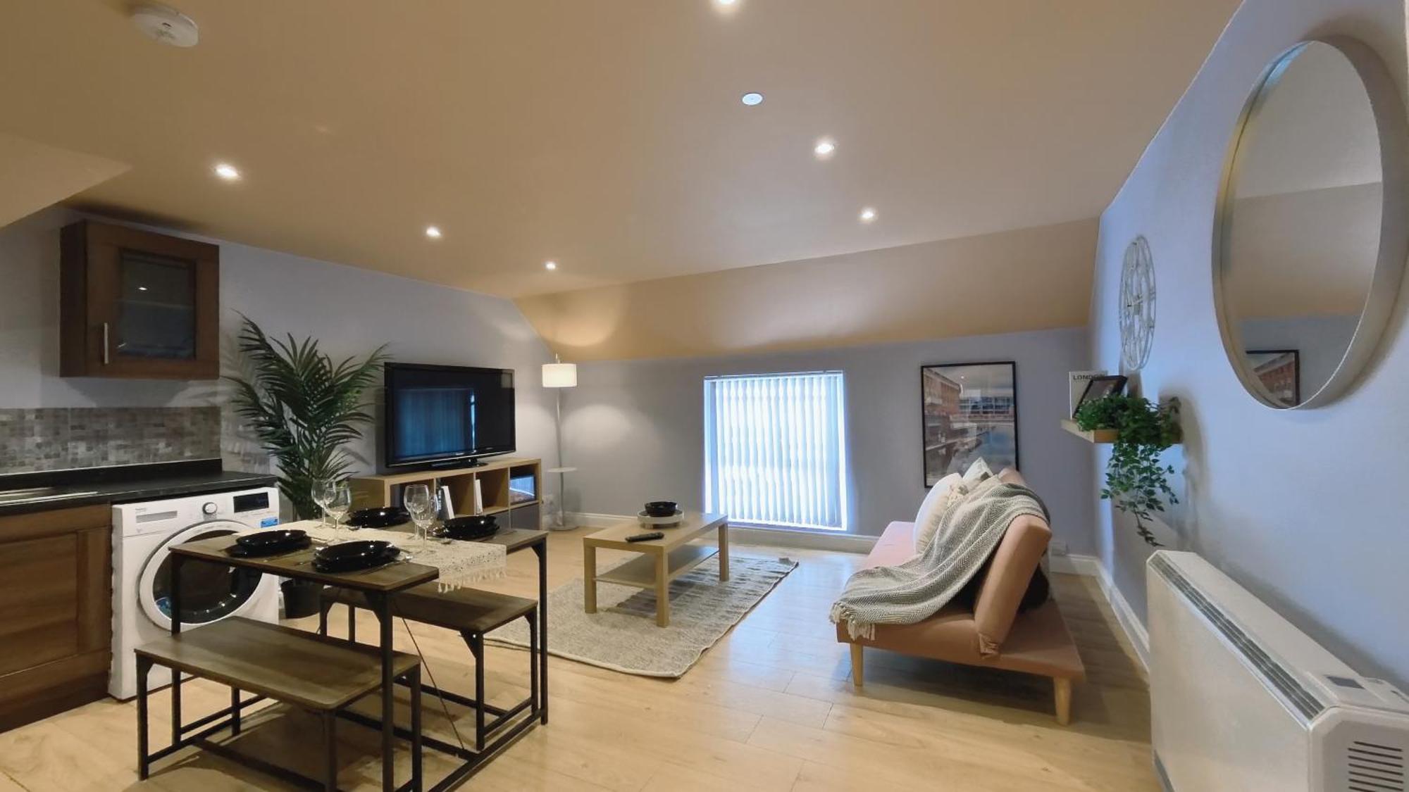 Group Bookings: Up To 30 Guests Across 5 Spacious Flats! Keyless Access Free Wifi & Parking Birmingham Bagian luar foto