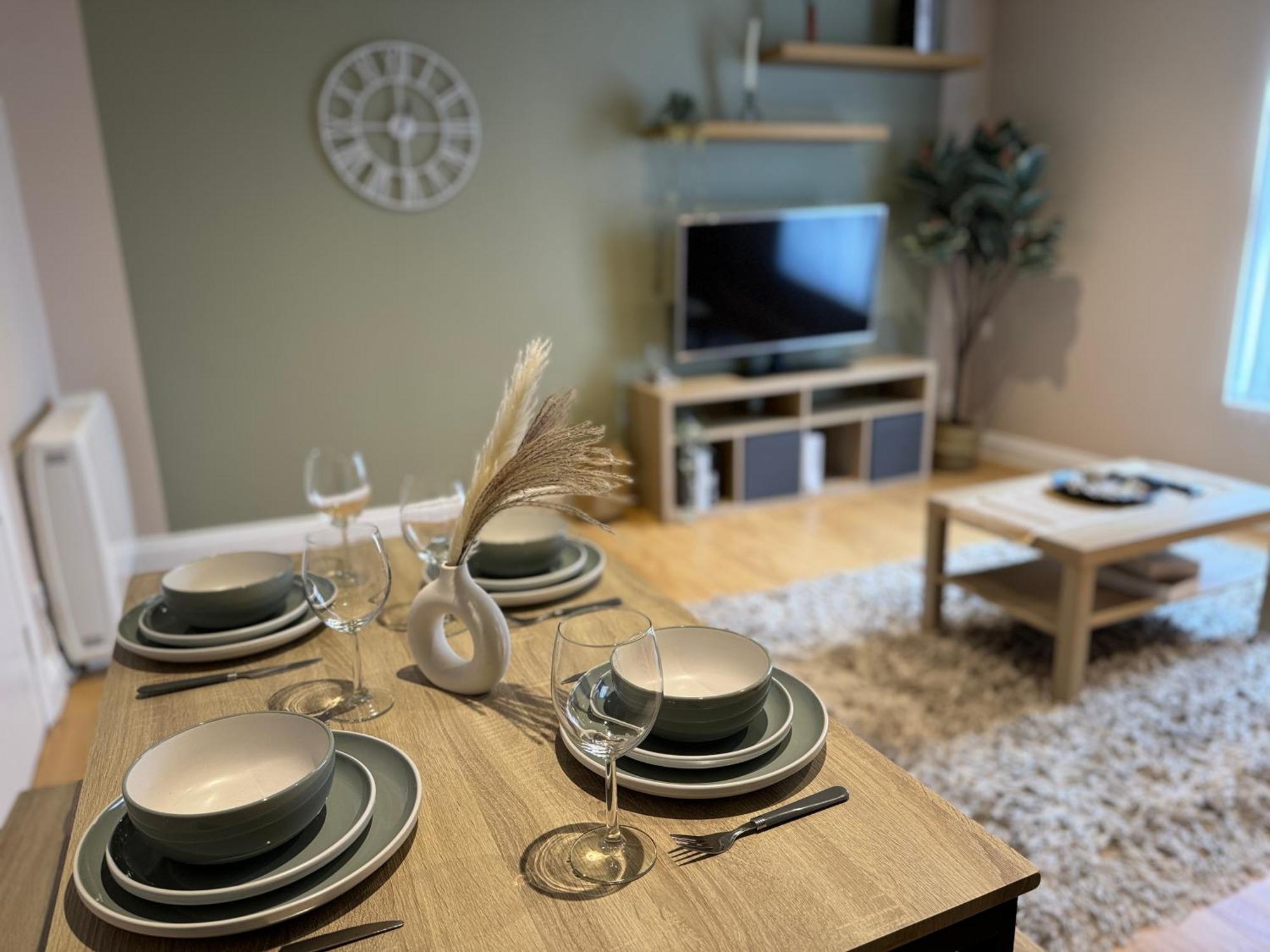Group Bookings: Up To 30 Guests Across 5 Spacious Flats! Keyless Access Free Wifi & Parking Birmingham Bagian luar foto
