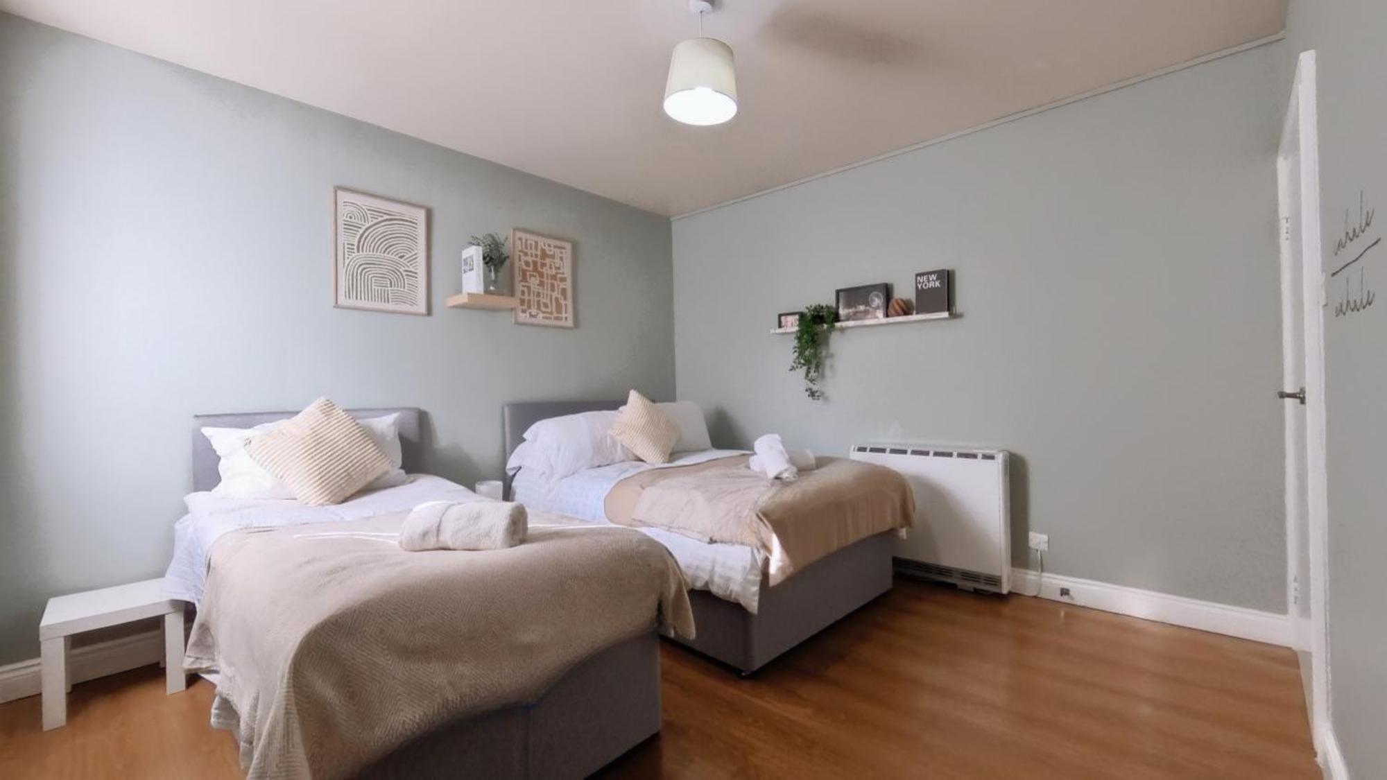 Group Bookings: Up To 30 Guests Across 5 Spacious Flats! Keyless Access Free Wifi & Parking Birmingham Bagian luar foto